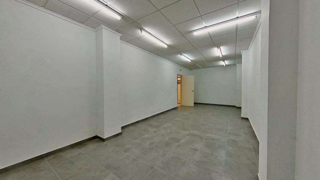 Kaupallinen myytävänä paikassa Elda - 105 000 € (Ref: 10044733)