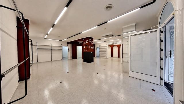 Kaupallinen myytävänä paikassa Elda - 105 000 € (Ref: 10044733)