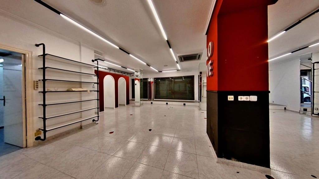 Kaupallinen myytävänä paikassa Elda - 105 000 € (Ref: 10044733)