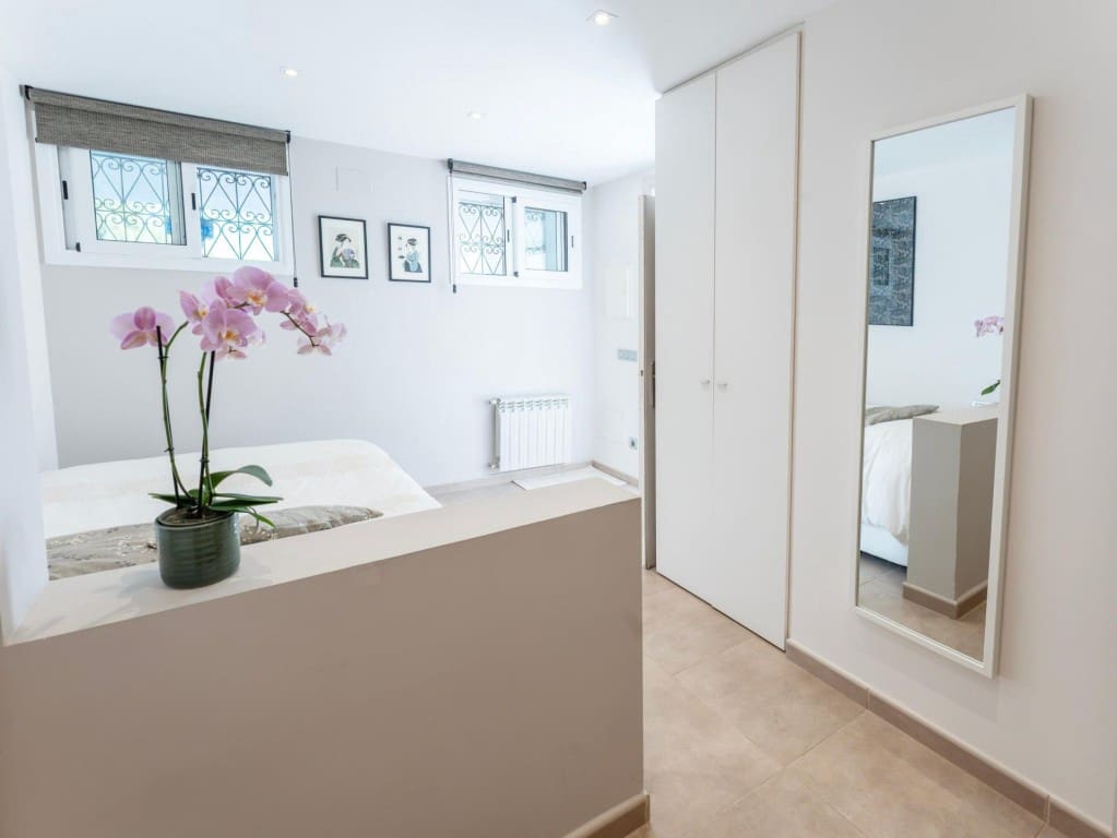 3 chambre Villa/Maison à vendre à Vallromanes avec piscine garage - 722 000 € (Ref: 10044734)