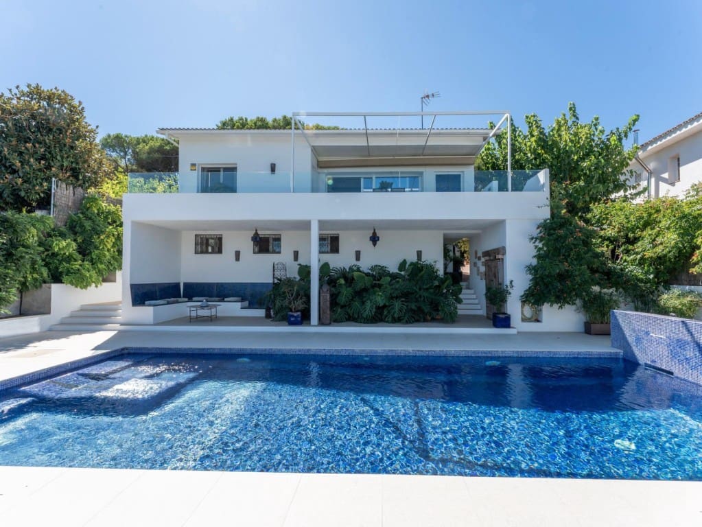 3 chambre Villa/Maison à vendre à Vallromanes avec piscine garage - 722 000 € (Ref: 10044734)