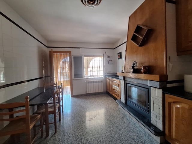 8 soverom Villa til salgs i Oria med garasje - € 499 000 (Ref: 10044737)