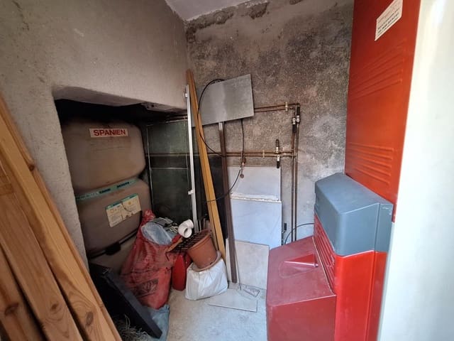 8 soverom Villa til salgs i Oria med garasje - € 499 000 (Ref: 10044737)