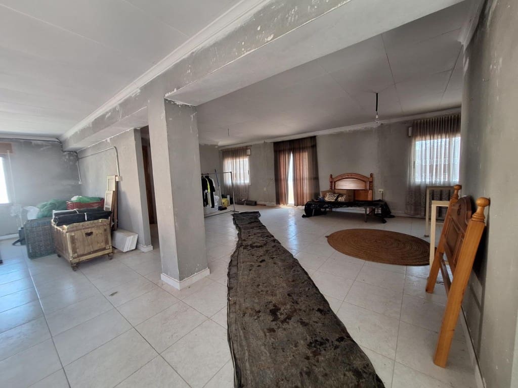 8 bedroom Villa for sale in Oria with garage - € 499,000 (Ref: 10044737)