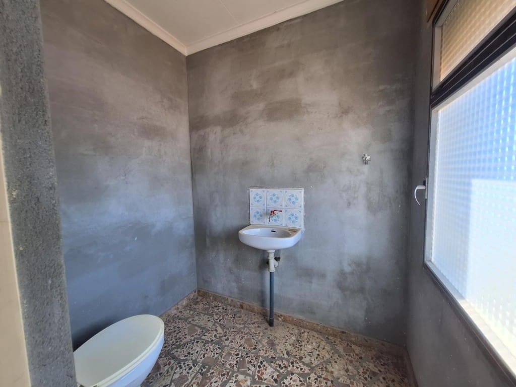 8 bedroom Villa for sale in Oria with garage - € 499,000 (Ref: 10044737)