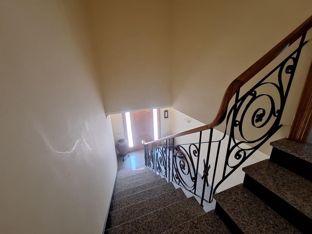 8 bedroom Villa for sale in Oria with garage - € 499,000 (Ref: 10044737)