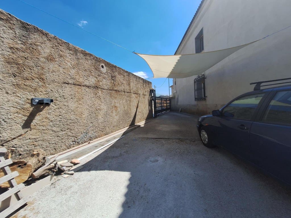 8 bedroom Villa for sale in Oria with garage - € 499,000 (Ref: 10044737)