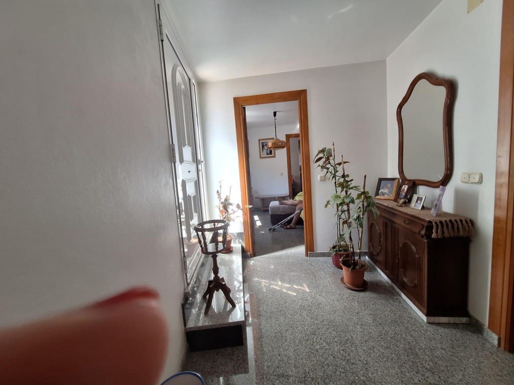 8 bedroom Villa for sale in Oria with garage - € 499,000 (Ref: 10044737)