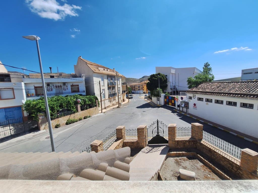 8 bedroom Villa for sale in Oria with garage - € 499,000 (Ref: 10044737)