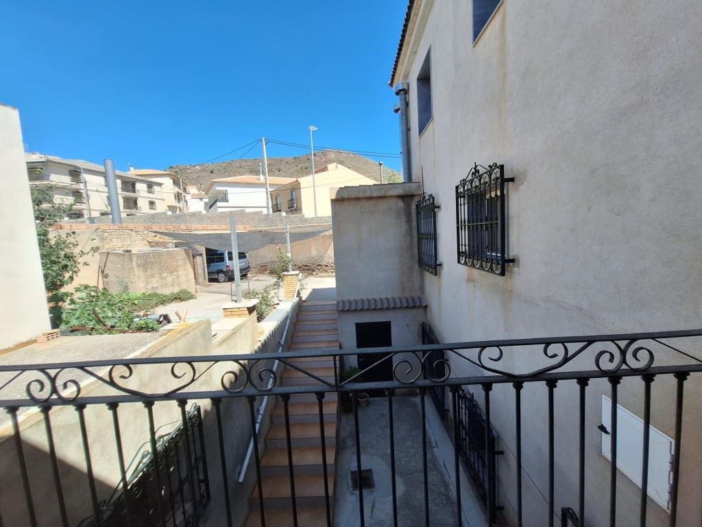 8 bedroom Villa for sale in Oria with garage - € 499,000 (Ref: 10044737)