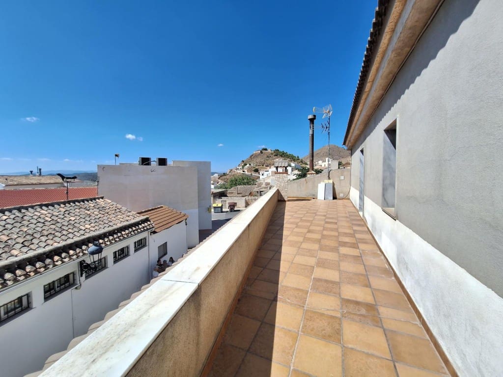 8 bedroom Villa for sale in Oria with garage - € 499,000 (Ref: 10044737)