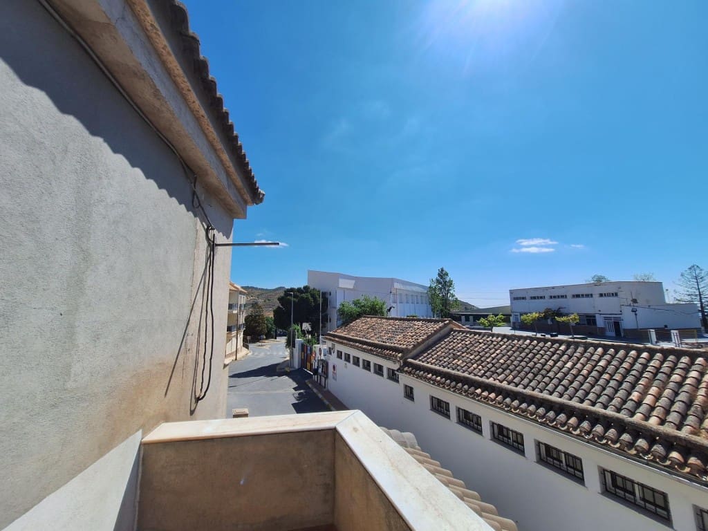 8 bedroom Villa for sale in Oria with garage - € 499,000 (Ref: 10044737)