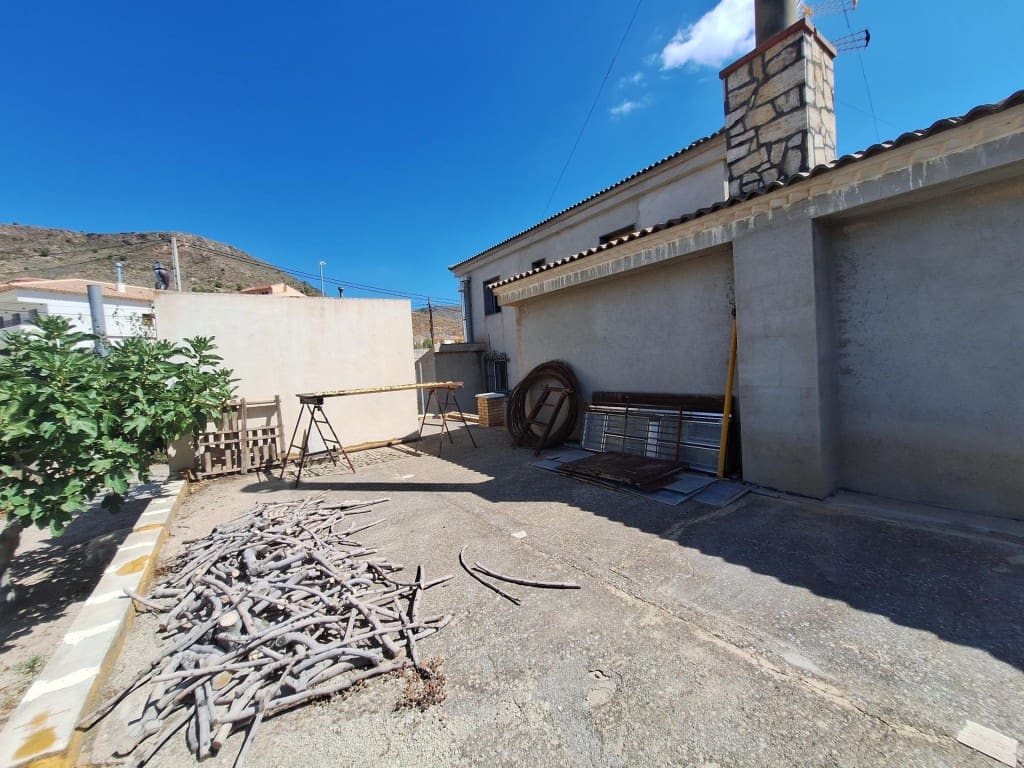 8 bedroom Villa for sale in Oria with garage - € 499,000 (Ref: 10044737)