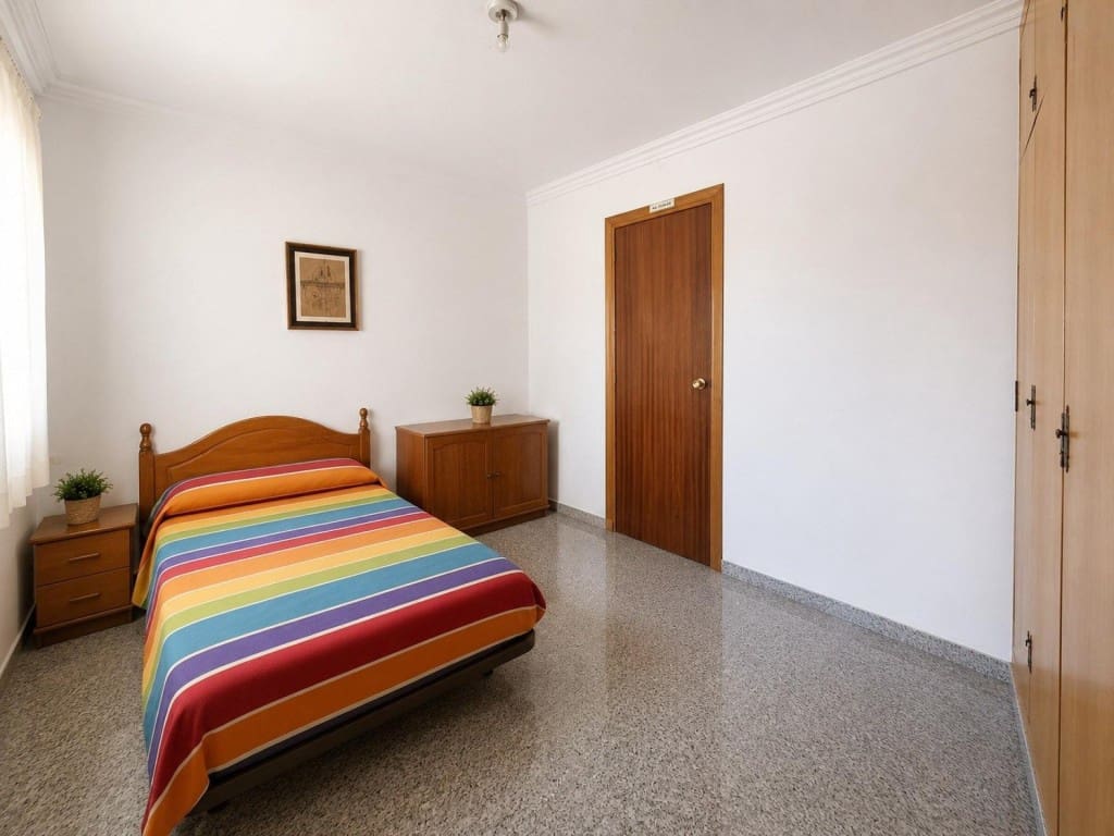 8 bedroom Villa for sale in Oria with garage - € 499,000 (Ref: 10044737)