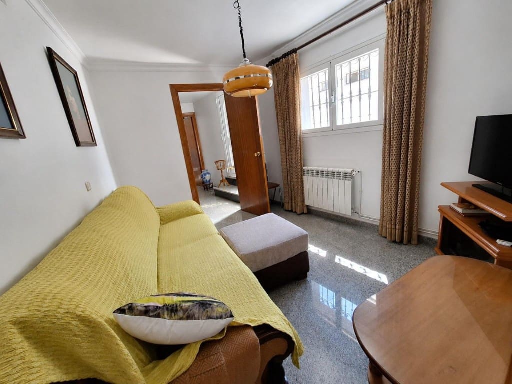 8 bedroom Villa for sale in Oria with garage - € 499,000 (Ref: 10044737)