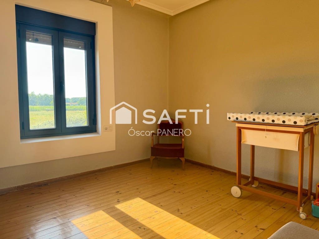 5 bedroom Villa for sale in Villarejo de Orbigo - € 119,000 (Ref: 10044740)