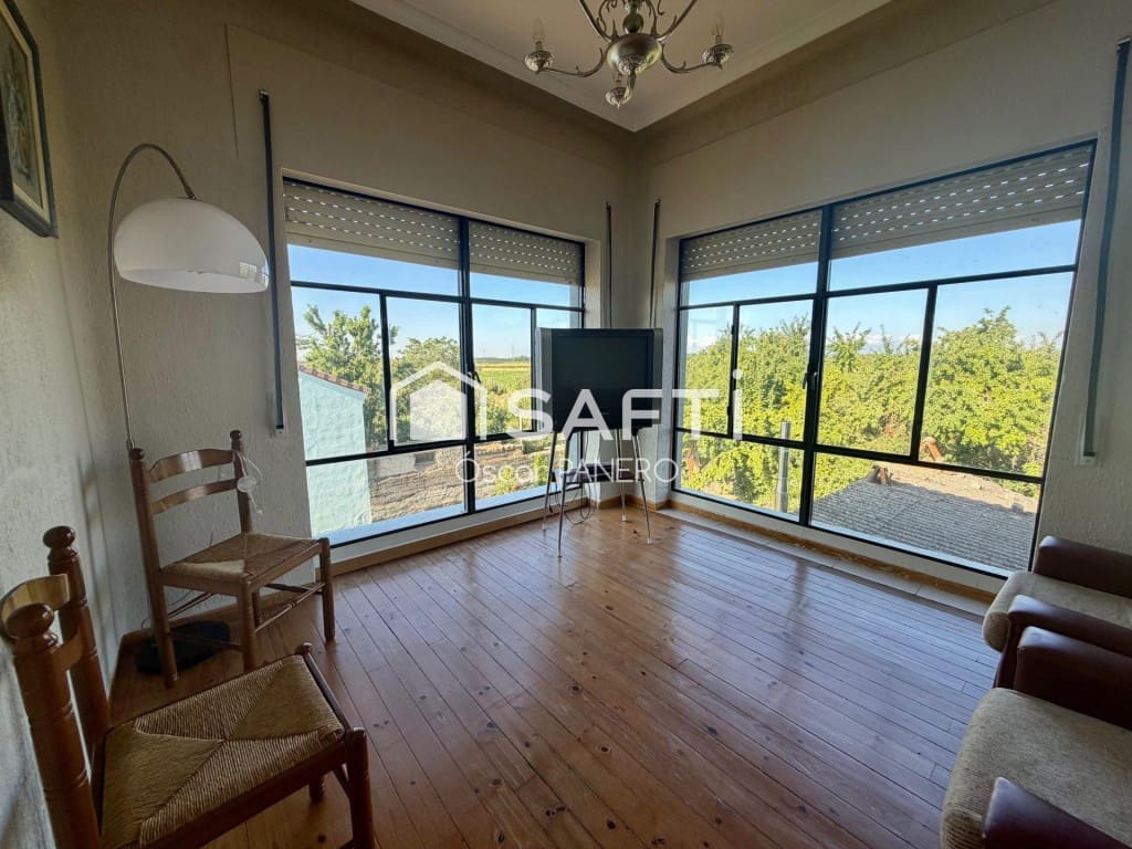 5 bedroom Villa for sale in Villarejo de Orbigo - € 119,000 (Ref: 10044740)