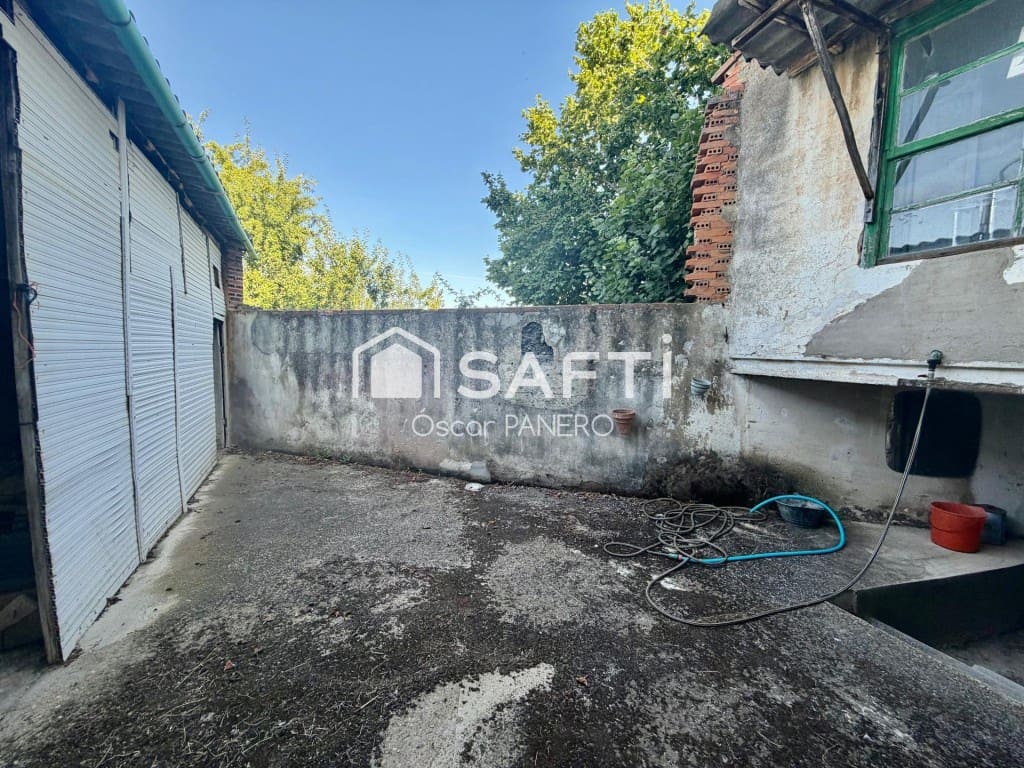 5 bedroom Villa for sale in Villarejo de Orbigo - € 119,000 (Ref: 10044740)