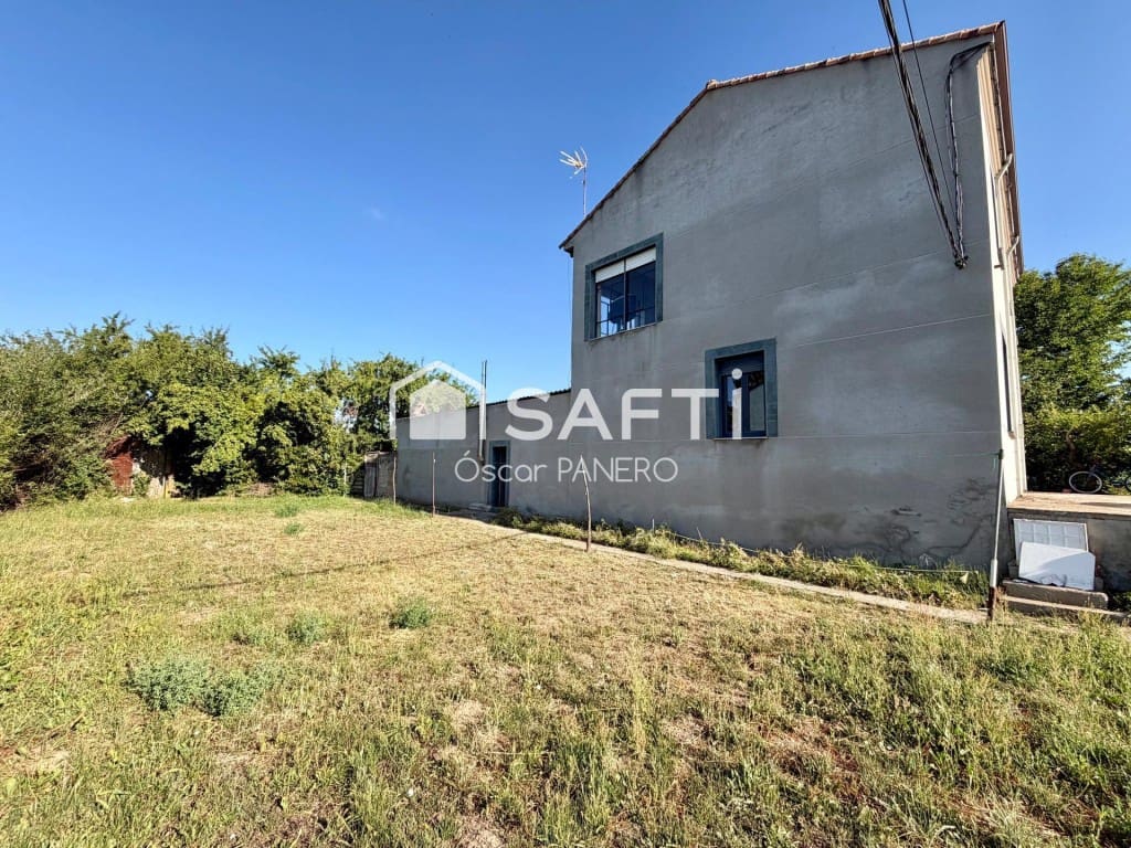 5 bedroom Villa for sale in Villarejo de Orbigo - € 119,000 (Ref: 10044740)