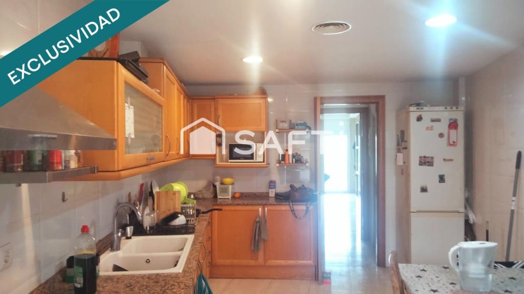 3 chambre Villa/Maison Mitoyenne à vendre à Els Hostalets de Pierola avec piscine garage - 280 000 € (Ref: 10047049)