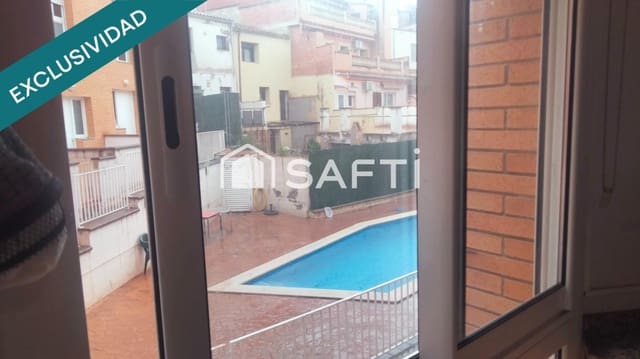 3 chambre Villa/Maison Mitoyenne à vendre à Els Hostalets de Pierola avec piscine garage - 280 000 € (Ref: 10047049)