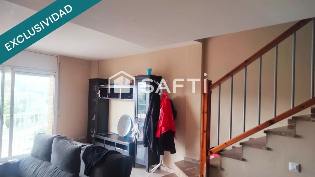 3 chambre Villa/Maison Mitoyenne à vendre à Els Hostalets de Pierola avec piscine garage - 280 000 € (Ref: 10047049)