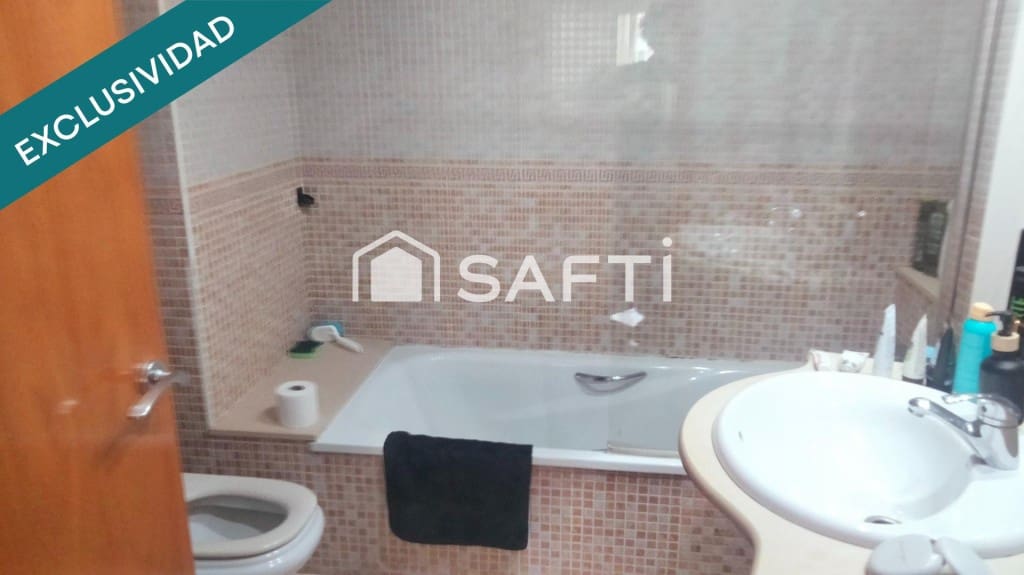 3 chambre Villa/Maison Mitoyenne à vendre à Els Hostalets de Pierola avec piscine garage - 280 000 € (Ref: 10047049)