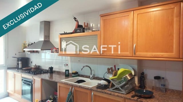 3 chambre Villa/Maison Mitoyenne à vendre à Els Hostalets de Pierola avec piscine garage - 280 000 € (Ref: 10047049)