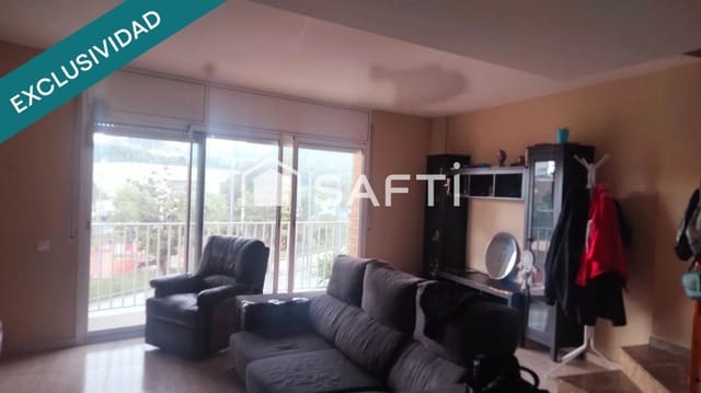 3 chambre Villa/Maison Mitoyenne à vendre à Els Hostalets de Pierola avec piscine garage - 280 000 € (Ref: 10047049)