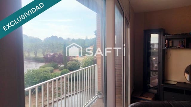 3 chambre Villa/Maison Mitoyenne à vendre à Els Hostalets de Pierola avec piscine garage - 280 000 € (Ref: 10047049)