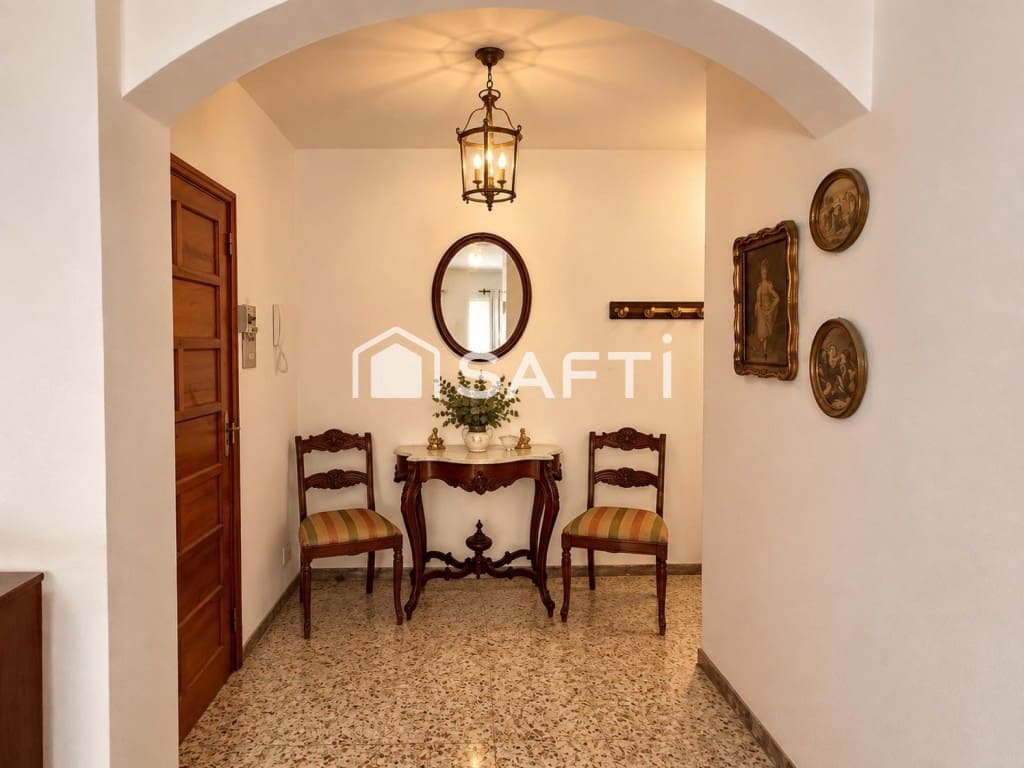 4 bedroom Apartment for sale in Arrecife - € 270,000 (Ref: 10048940)
