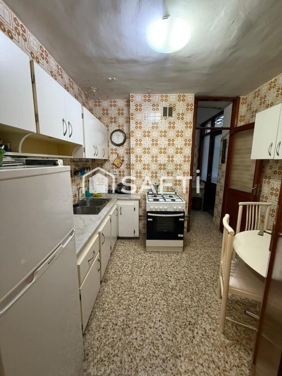 4 bedroom Apartment for sale in Arrecife - € 270,000 (Ref: 10048940)