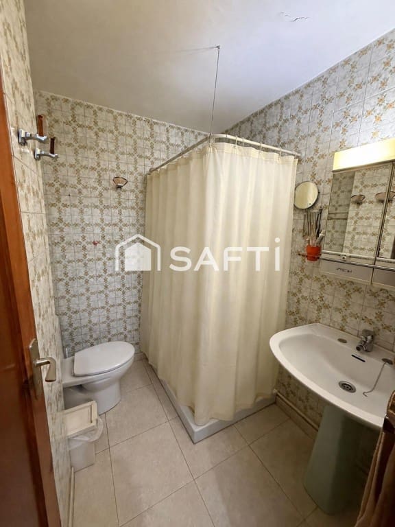4 bedroom Apartment for sale in Arrecife - € 270,000 (Ref: 10048940)