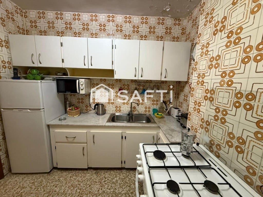 4 bedroom Apartment for sale in Arrecife - € 270,000 (Ref: 10048940)