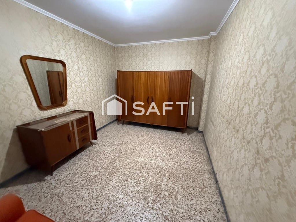4 bedroom Apartment for sale in Arrecife - € 270,000 (Ref: 10048940)