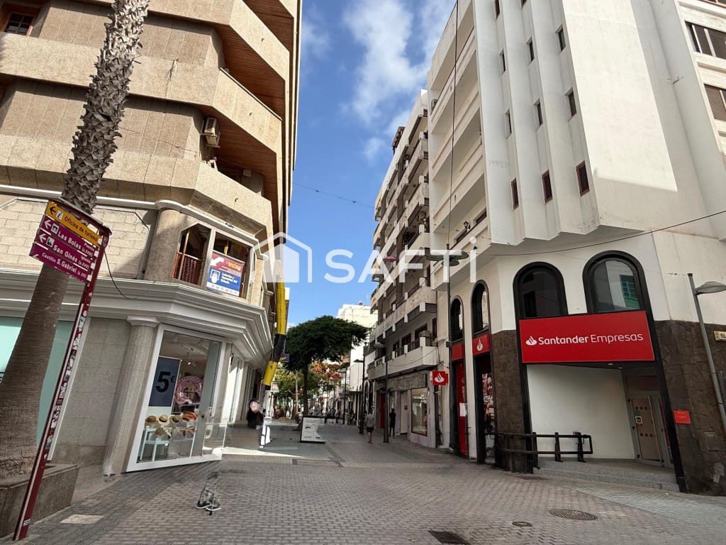 4 bedroom Apartment for sale in Arrecife - € 270,000 (Ref: 10048940)