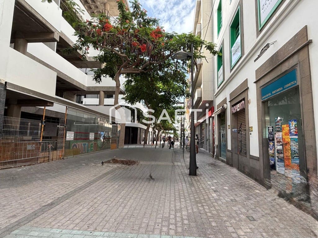 4 bedroom Apartment for sale in Arrecife - € 270,000 (Ref: 10048940)