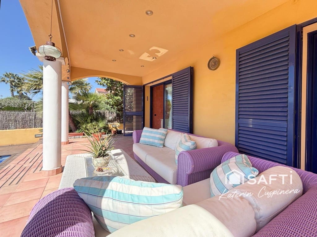 5 bedroom Villa for sale in Calafell with pool garage - € 790,000 (Ref: 10048942)