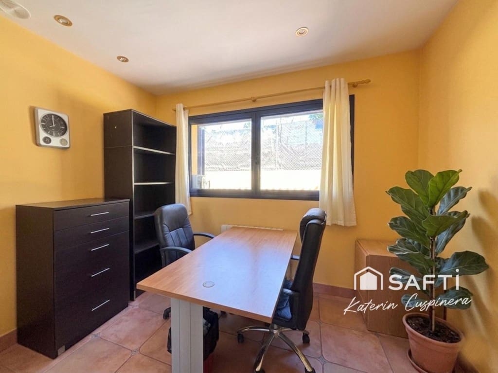 5 bedroom Villa for sale in Calafell with pool garage - € 790,000 (Ref: 10048942)