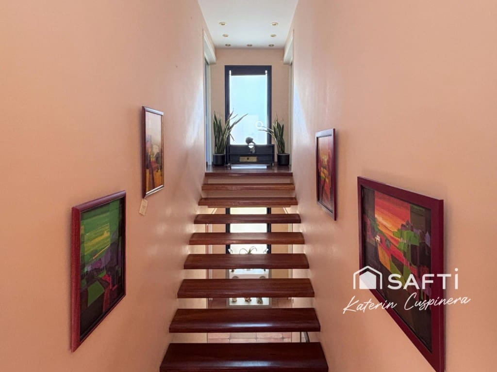 5 bedroom Villa for sale in Calafell with pool garage - € 790,000 (Ref: 10048942)