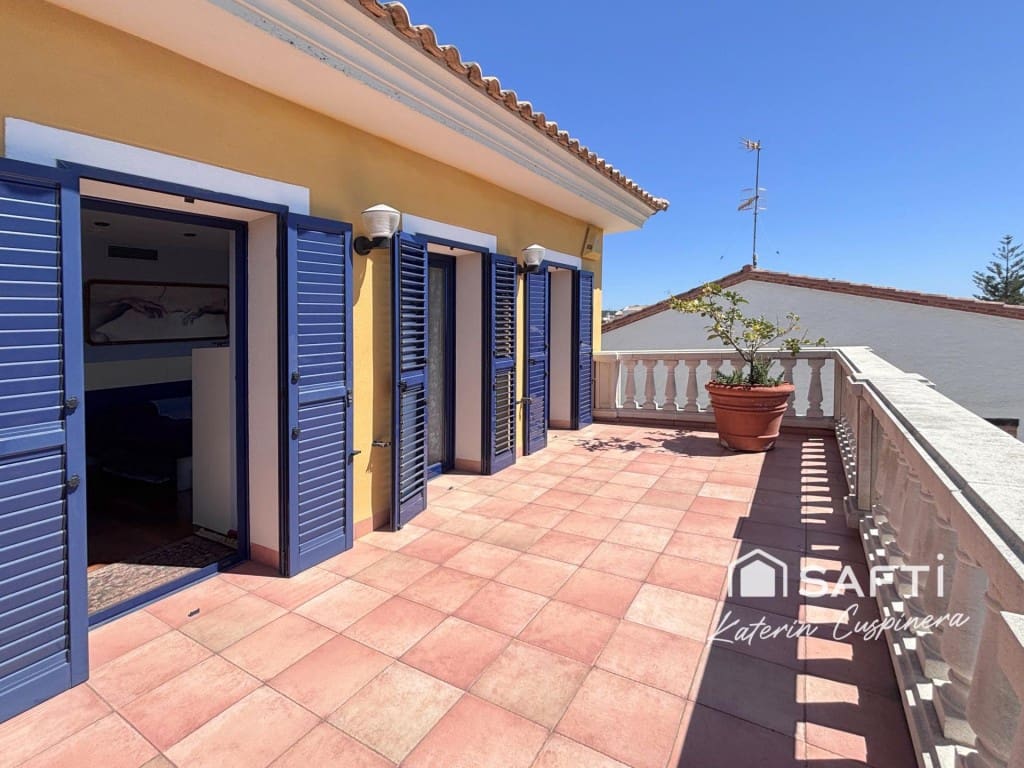 5 bedroom Villa for sale in Calafell with pool garage - € 790,000 (Ref: 10048942)