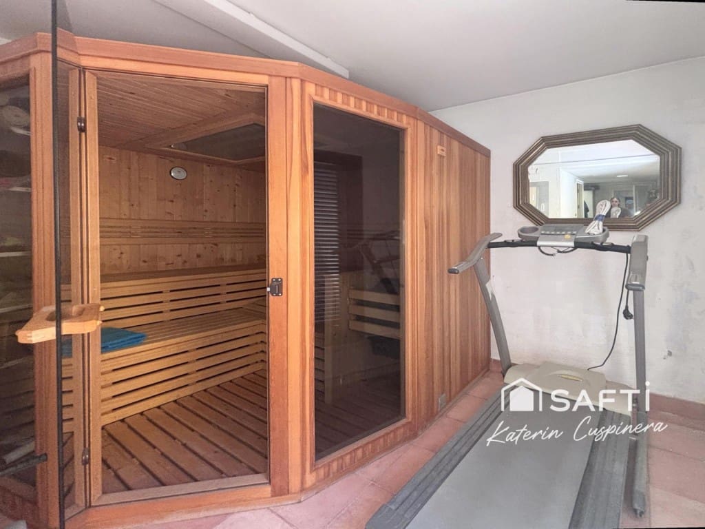 5 bedroom Villa for sale in Calafell with pool garage - € 790,000 (Ref: 10048942)