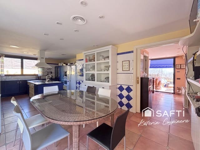 5 soveværelse Villa til salg i Calafell med swimmingpool garage - € 790.000 (Ref: 10048942)