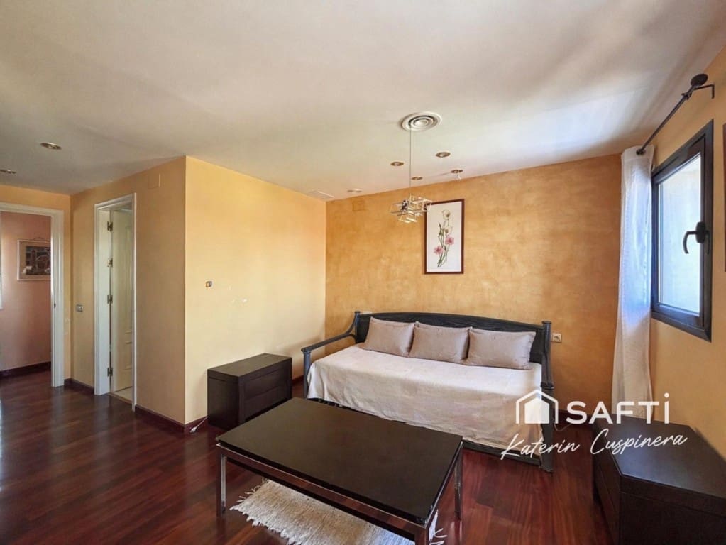 5 bedroom Villa for sale in Calafell with pool garage - € 790,000 (Ref: 10048942)