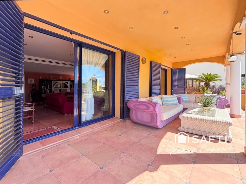5 bedroom Villa for sale in Calafell with pool garage - € 790,000 (Ref: 10048942)