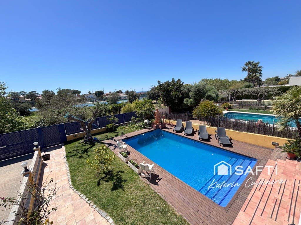 5 bedroom Villa for sale in Calafell with pool garage - € 790,000 (Ref: 10048942)