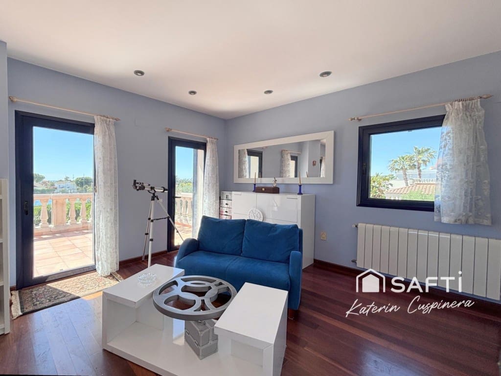 5 bedroom Villa for sale in Calafell with pool garage - € 790,000 (Ref: 10048942)