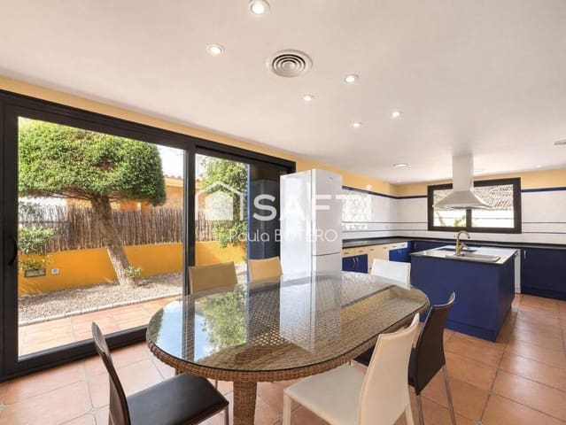 5 quarto Moradia para venda em Calafell com piscina garagem - 790 000 € (Ref: 10048942)