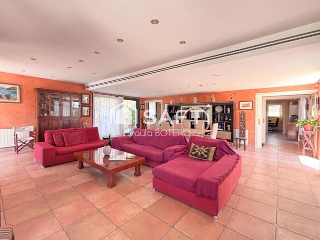 5 quarto Moradia para venda em Calafell com piscina garagem - 790 000 € (Ref: 10048942)