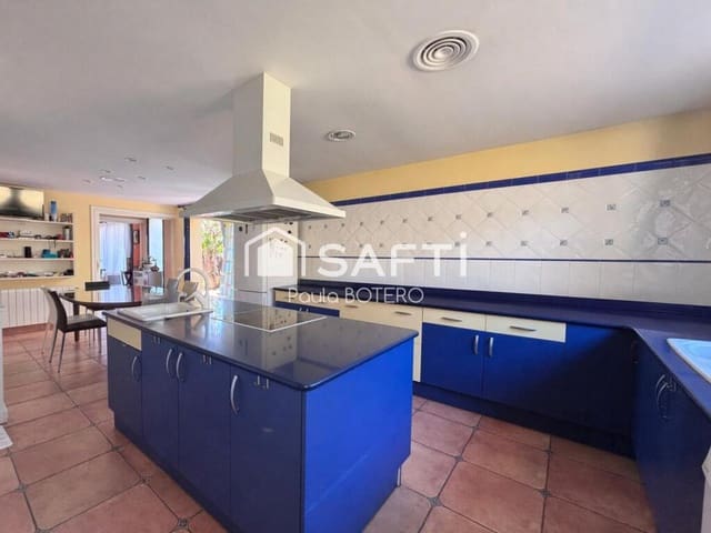 5 quarto Moradia para venda em Calafell com piscina garagem - 790 000 € (Ref: 10048942)